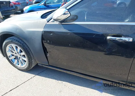 2011 Chrysler 300 Limited z USA, uszkodzony, nr VIN 2C3CA5CG1BH546258